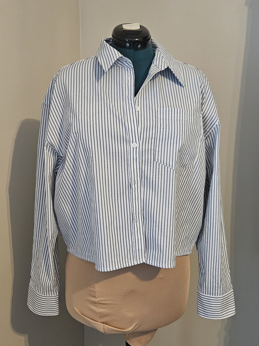 Athleta White and Navy Vertical-Stripe Button-Down Cropped Shirt Nwot